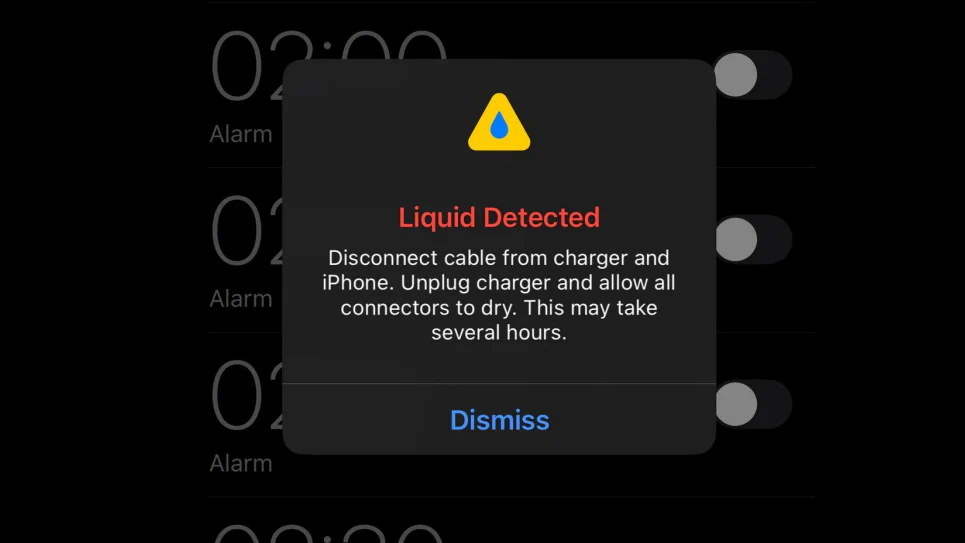 liquid detected in lightning connector not wet