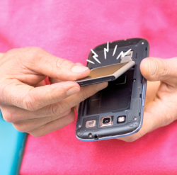How to Know When Your Phone Battery Actually Needs Replacing