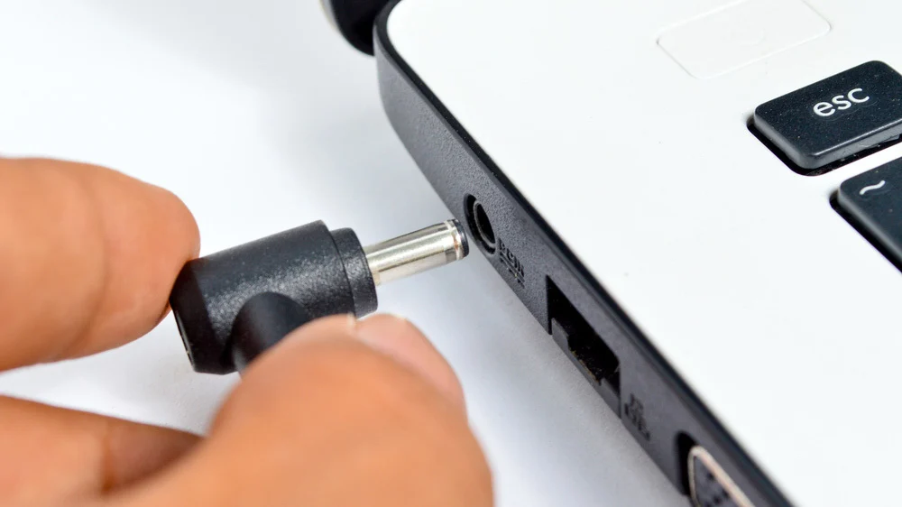 Signs Your Laptop Charger Is Failing (Not the Battery)