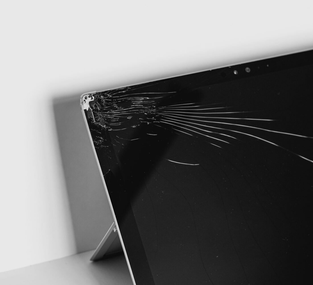 Cracked Laptop Screen: Repair Cost, DIY Risks and When to Replace the Laptop