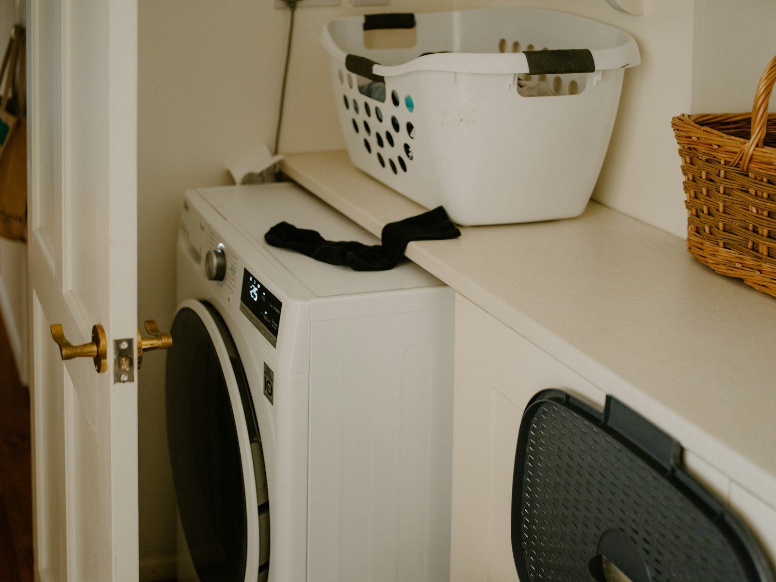 Washing machine and household appliances covered by right to repair UK rules